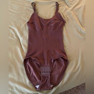Viral shape wear bodysuit tank top. Size M. Color is brown.